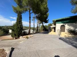 Luxury Villa con Piscina y Tenis, hotel Argésben