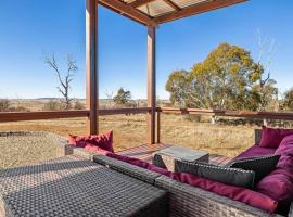 Bliss Cabin @ Belaxed Farm Berridale, holiday home in Berridale
