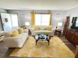 Luxx Guest House: Milwaukee şehrinde bir otel