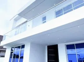Contemporary 4-Bedroom Villa with VR Room and Starlink Internet - Ifemide Estates