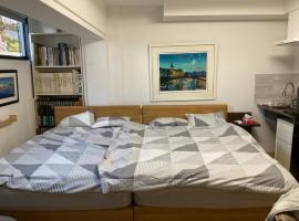 Viesnīca Gallery Compass- Art Apartments Osaka with Breakfast Free Parking Osakā