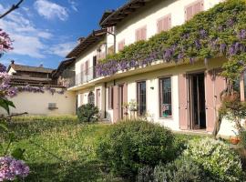 Casa MONRÈ, hotell i Vezza d'Alba