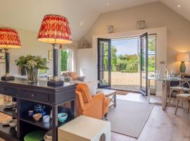 Elegant luxurious cottage - The Dove House, holiday home in Ipswich