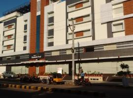 Hotel Diamonds Pearl: Visakhapatnam, Visakhapatnam Havaalanı - VTZ yakınında bir otel