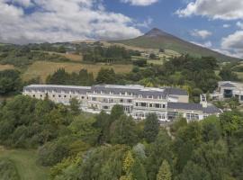 The Glenview Hotel & Leisure Club, medencével rendelkező hotel Newtown Mount Kennedyben