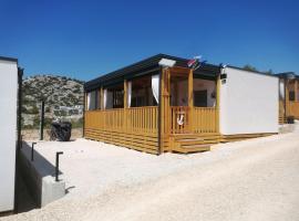 Mobile Home Tom 12, hotel a Drage