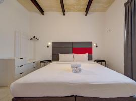 Private rooms with bathroom in Valletta