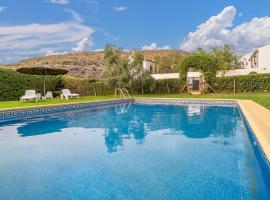 Stunning Home In Teba With Outdoor Swimming Pool And 2 Bedrooms, villa en Teba