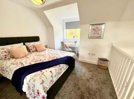 Salford Townhouse 3 BR Home, holiday home in Manchester