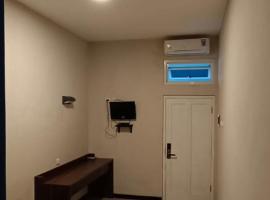 Bromo Family Guest House, pet-friendly hotel in Kepanjen