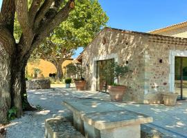 Domaine Egenia: Roussillon şehrinde bir aile oteli