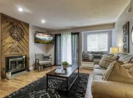 Cozy Resort-Style Gatlinburg Condo Indoor Pool!