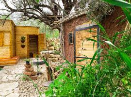 Hobbit village, glamping site in Dana