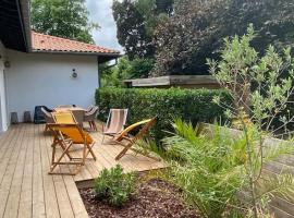 Maison cocooning proche plages, hotel cu parcare din Soustons