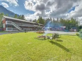 Mtn Views & Near River! Cozy Cooper Landing Haven