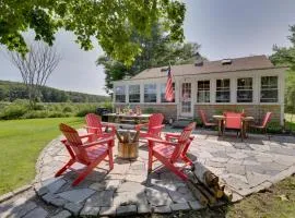 Waterfront Nobleboro Cottage with Kayaks and Boat Dock