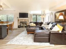 Seven Springs Meadowridge 3 Bedroom Standard Condo - Sleeps 10, Pet Friendly! condo