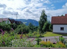 Lucy's Haus - Schönenberg, hotel sa parkingom u gradu Schönenberg