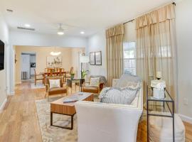 Lake Wales Vacation Rental with Screened-In Porch! โรงแรมในเลคเวลส์