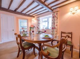 The Old Shop, No 12, pet-friendly hotel in Framlingham