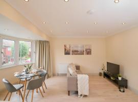 Stylish 4Bed 2 Bath, NW London Large Apartment, holiday home in London