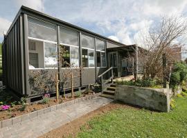 Bella Park - New Plymouth Holiday Studio, holiday home in New Plymouth