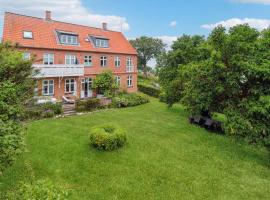 Lovely Apartment In Svaneke With House Sea View, bolig ved stranden i Svaneke