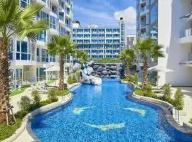 Large Deluxe Condo Grand Avenue Central Pattaya