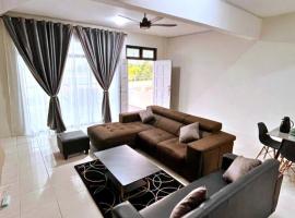 Suria Villa @ 5 mins A'famosa Resort, hotell sihtkohas Kampong Alor Gajah