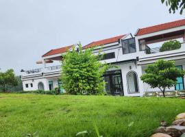Mây Trắng Farmstay Villas Venuestay, hotel v destinaci Ba Vi