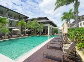 Luxury Resort Studio with Pool - Footsteps to Beach