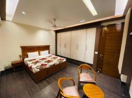 Fortune Home Service Apartment 4Bhk D-163 Saket, golfo viešbutis Naujajame Delyje