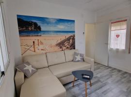 Apartamentos daurada calafell – hotel w mieście Calafell