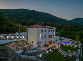 Villa Carrera with outdoor swiming pool near Opatija – hotel w mieście Veprinac