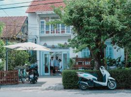 HomeĐây Retreats, holiday rental in Tân Thành (1)