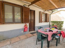 ISA-Appartament standard with mezzanine, 4 beds, air conditioning and private outdoor area in Village with 6 swimming-pools, aparthotel en Piombino