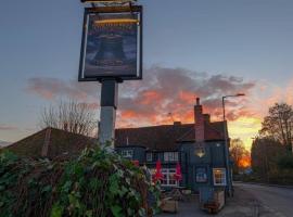 The Old Bell, majatalo kohteessa Wooburn