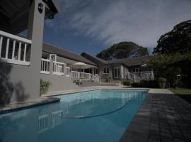 Arbour1 Guesthouse, holiday rental in George