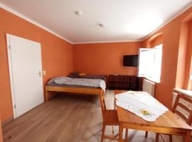 kleine 1-Raum-Ferienwohnung mit hohem Komfort, apartamento em Teuchern
