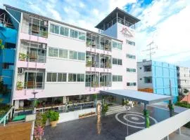 Sananwan Hometel、Ban Bang Phli Yaiのホステル