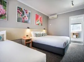 Nightcap at Ferntree Gully Hotel Motel