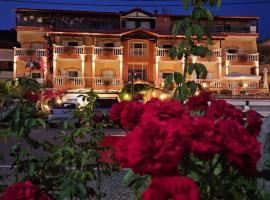 Korali House, hotel with parking in Paralia Vrachou