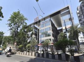 Hotel Infini Palace City Center, hotel in Surat