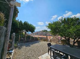 Portaterra - Spaziosa Casa con Bella Vista e Giardino, hotel em Monforte San Giorgio