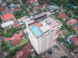 Holiday Pier Hotel, hotel in Mandalay