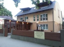 Ádám Apartmanház