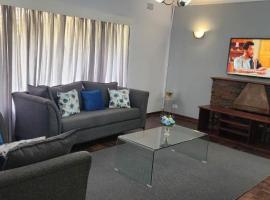 Lovely 3 bed in Mount Pleasant - 2153, apartment in Kingsmead
