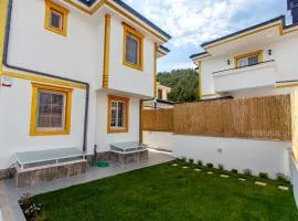 Roses Villa