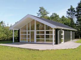 Viesnīca Amazing Home In Hadsund With 3 Bedrooms, Sauna And Wifi pilsētā Haslevgårde
