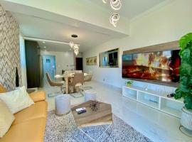 Upscale City Center Condo, ξενοδοχείο σε Los Prados